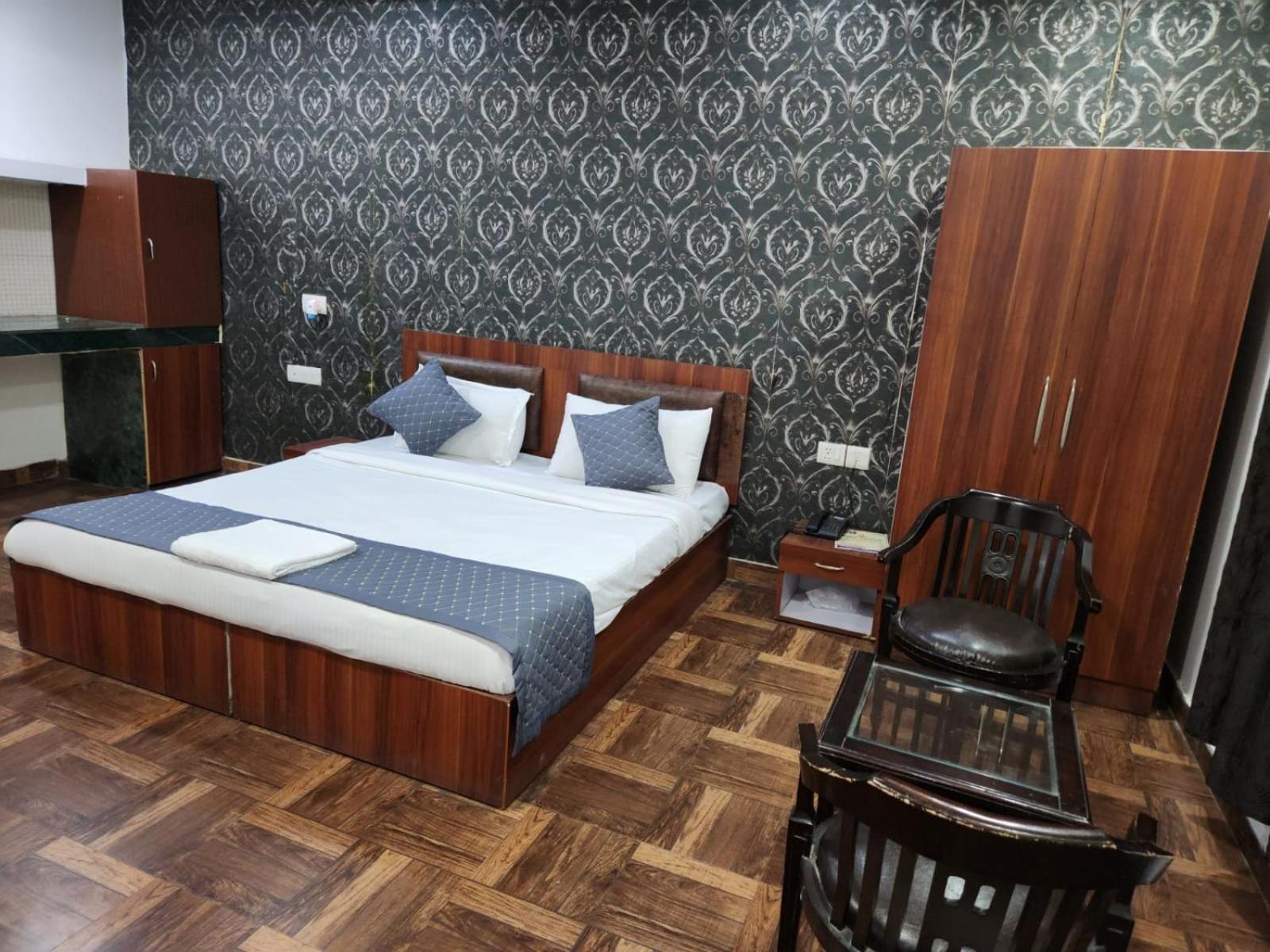 King Plaza New Delhi